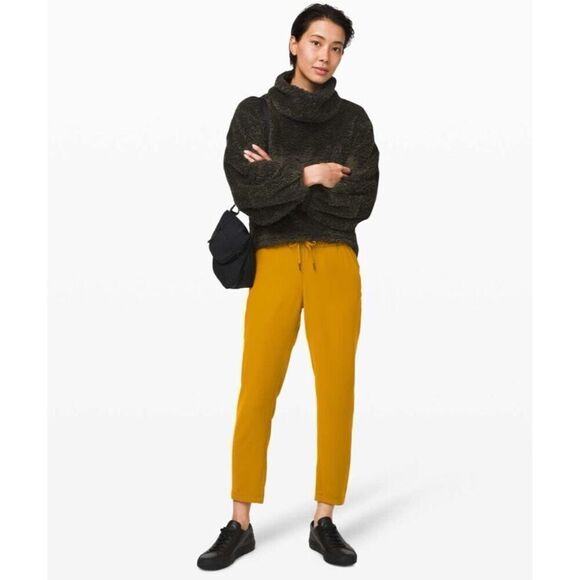 Lululemon On the Fly 7/8 Pant Woven Fools Gold Women’s Size 2 - Picture 1 of 9